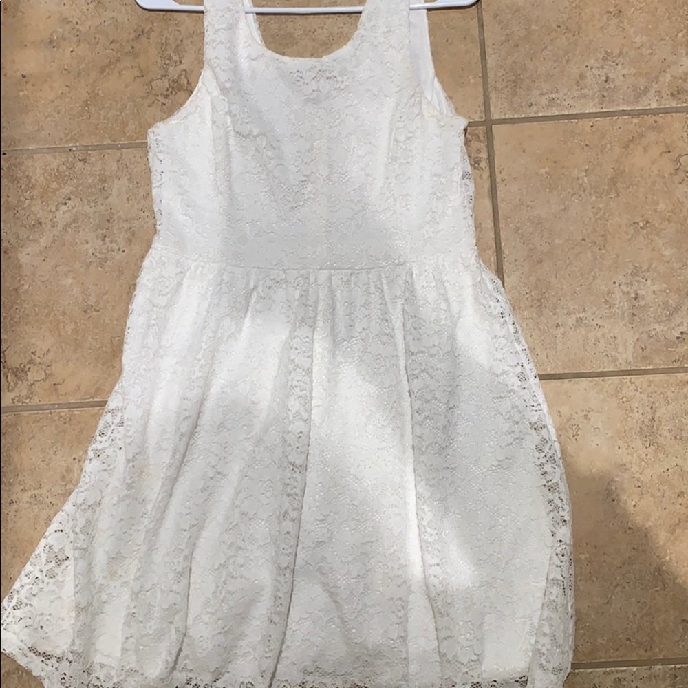 Knee length white dress- size large (worn once)